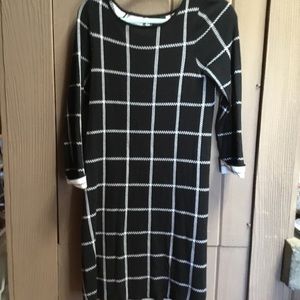 Classic white and black stretch knit dress